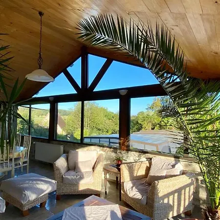 Douceur D Eau De Charme Avec Piscine Couverte Chauffee 28 Degre Padirac Rocamadour