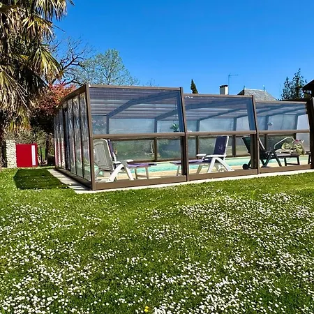 Gite Piscine Couverte Chauffee Rocamadour Holiday home Mayrinhac-Lentour