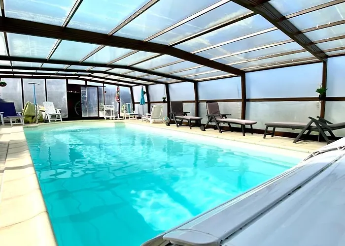 Gite Piscine Couverte Chauffee Padirac&Rocamadour * Mayrinhac-Lentour